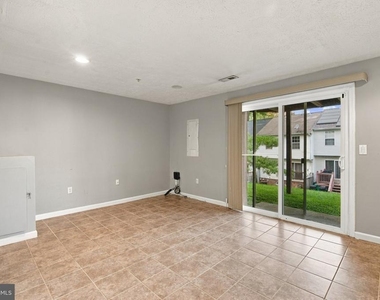 10907 Daniel Sim Court - Photo Thumbnail 23