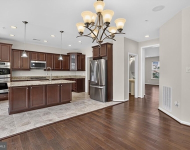 510 Overlook Park Drive - Photo Thumbnail 13