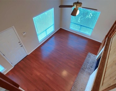 908 Poplar St - Photo Thumbnail 5