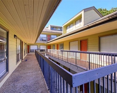 908 Poplar St - Photo Thumbnail 12
