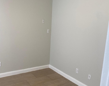 8017 Gessner Dr - Photo Thumbnail 10
