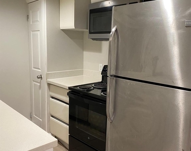 8017 Gessner Dr - Photo Thumbnail 4
