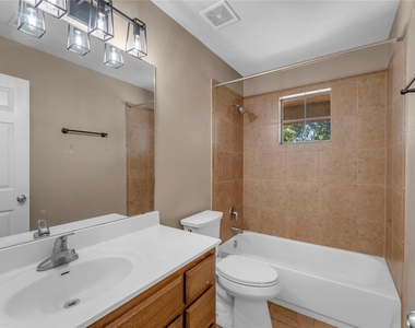 206 Cailin Ct - Photo Thumbnail 5
