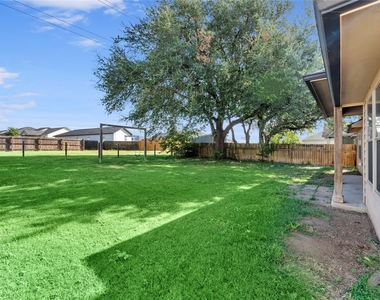 206 Cailin Ct - Photo Thumbnail 29