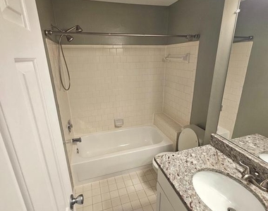 7928 Mayfair Circle - Photo Thumbnail 13