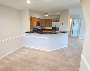 7928 Mayfair Circle - Photo Thumbnail 4