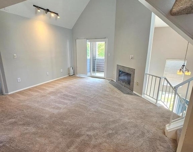 7928 Mayfair Circle - Photo Thumbnail 5