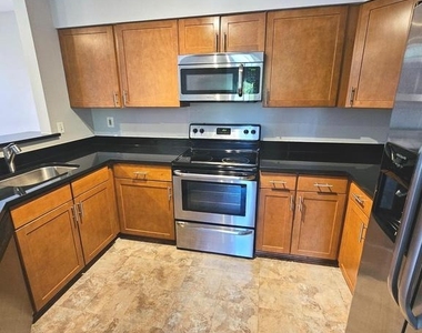 7928 Mayfair Circle - Photo Thumbnail 3