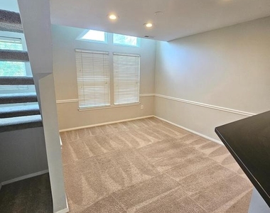 7928 Mayfair Circle - Photo Thumbnail 6