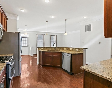 5807 Duncan Drive - Photo Thumbnail 4