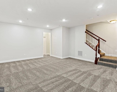 5807 Duncan Drive - Photo Thumbnail 7