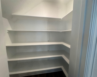 3000 Chisholm Trail Rd - Photo Thumbnail 7