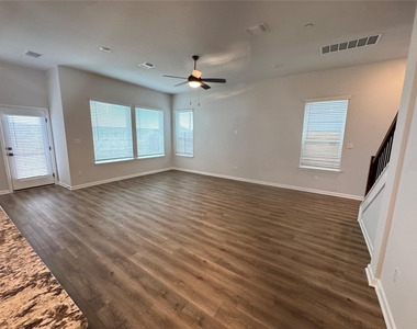 3000 Chisholm Trail Rd - Photo Thumbnail 9