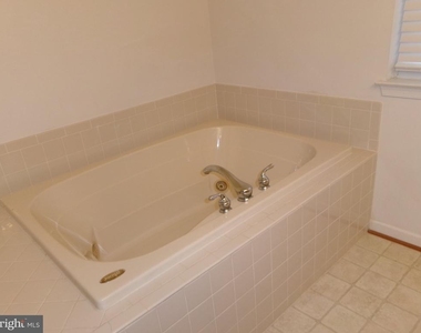 1358 Tralee Circle - Photo Thumbnail 11