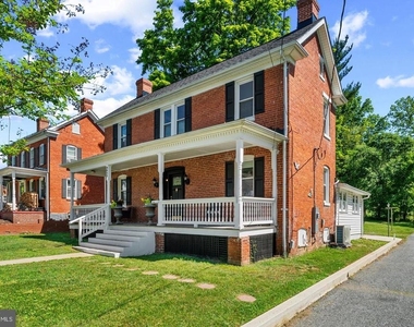 6822 Buckingham Lane - Photo Thumbnail 1
