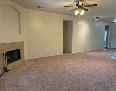 125 Camelia Pkwy - Photo Thumbnail 2