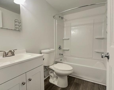 109 Caroline Avenue - Photo Thumbnail 7