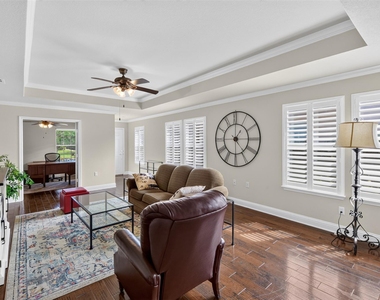 607 Salado Creek Ln - Photo Thumbnail 4