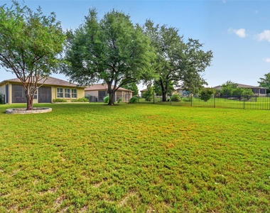 607 Salado Creek Ln - Photo Thumbnail 1