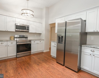 348 Little Bear Lane - Photo Thumbnail 7