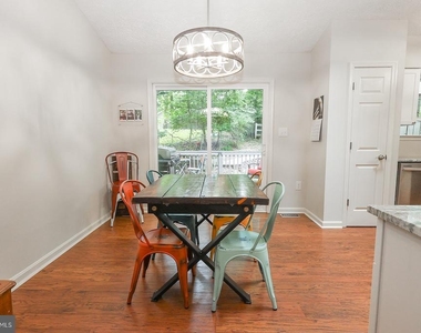 348 Little Bear Lane - Photo Thumbnail 12