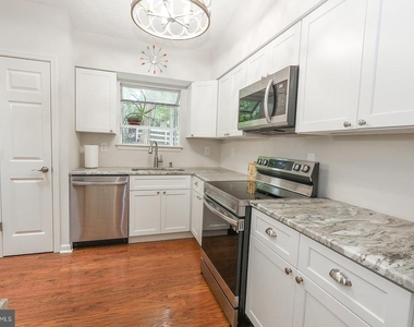 348 Little Bear Lane - Photo Thumbnail 6