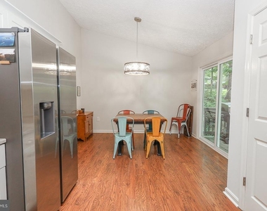 348 Little Bear Lane - Photo Thumbnail 10