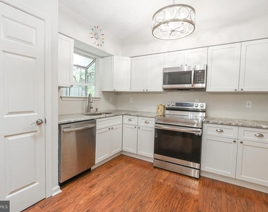 348 Little Bear Lane - Photo Thumbnail 8