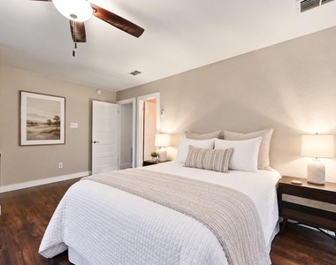 9906 Willers Way - Photo Thumbnail 12