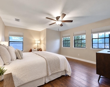 9906 Willers Way - Photo Thumbnail 11