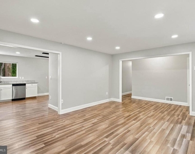 9914 Mcintosh Drive - Photo Thumbnail 12