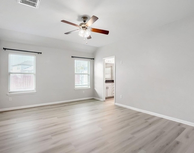 913 Medina Way - Photo Thumbnail 7
