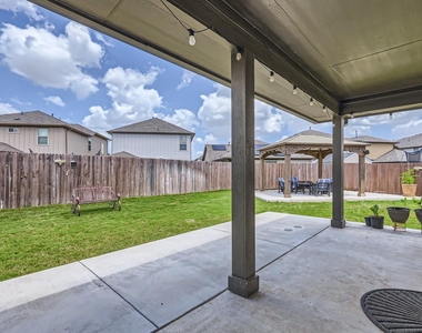 913 Medina Way - Photo Thumbnail 18