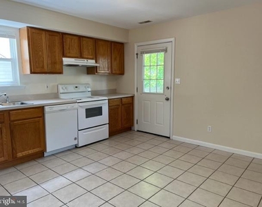 3813 7th Street - Photo Thumbnail 5