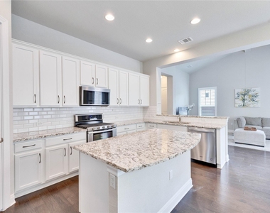 12328 Reserve Creek Dr - Photo Thumbnail 9