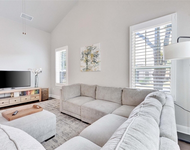 12328 Reserve Creek Dr - Photo Thumbnail 4