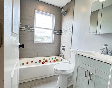 2720 Plainfield Road - Photo Thumbnail 7