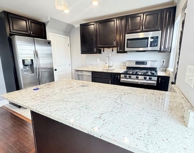2720 Plainfield Road - Photo Thumbnail 4