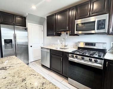 2720 Plainfield Road - Photo Thumbnail 5