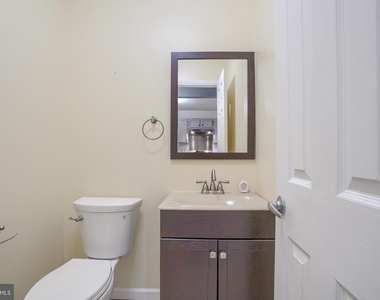 3831 Glenview Terrace - Photo Thumbnail 10