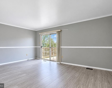 3831 Glenview Terrace - Photo Thumbnail 8