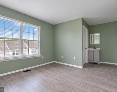 3831 Glenview Terrace - Photo Thumbnail 15