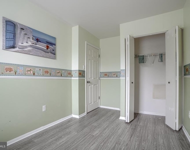 3831 Glenview Terrace - Photo Thumbnail 12