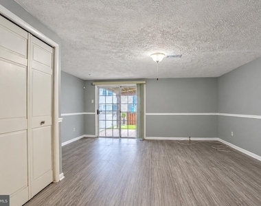 3831 Glenview Terrace - Photo Thumbnail 21
