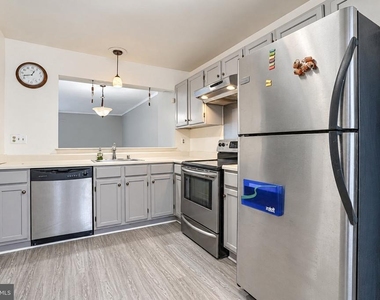 3831 Glenview Terrace - Photo Thumbnail 4