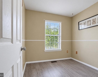 3831 Glenview Terrace - Photo Thumbnail 13