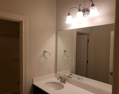227 Everglade Dr - Photo Thumbnail 7