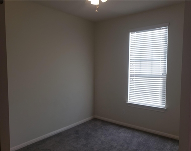 227 Everglade Dr - Photo Thumbnail 6