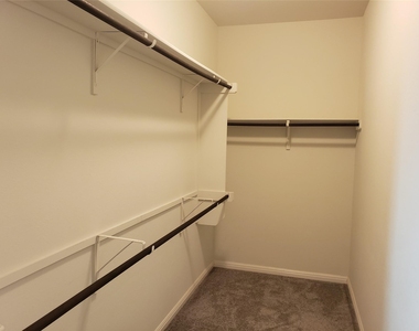 227 Everglade Dr - Photo Thumbnail 11