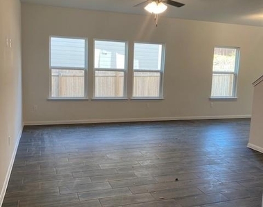 10104 Forest Grove Dr - Photo Thumbnail 1